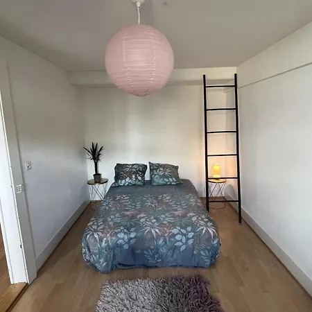 Welcoming House In With Large Terrace And Garden