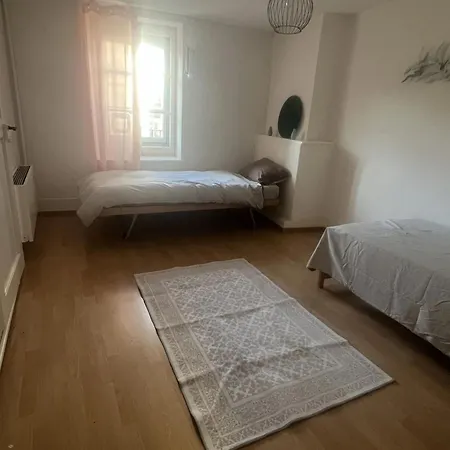 Welcoming House In With Large Terrace And Garden *